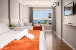 Luxury Sea View Suite | Premium bedding, Select Comfort beds, minibar, in-room safe - Hotel Boulevard Beach Canasvieiras (Florianópolis)