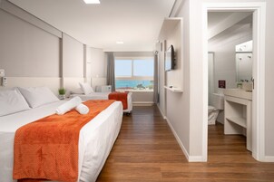 Suite luxo vista mar | Roupas de cama premium, camas Select Comfort, frigobar