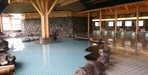Indoor spa tub