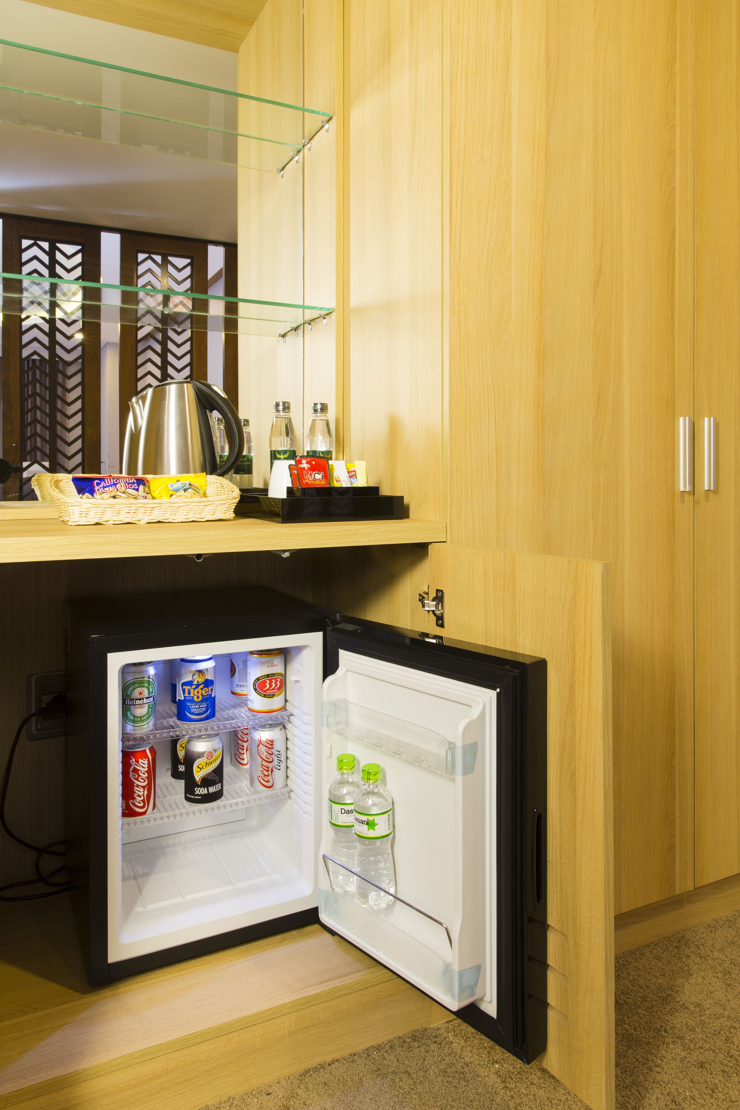 1 bedroom, egyptian cotton sheets, down duvets, minibar