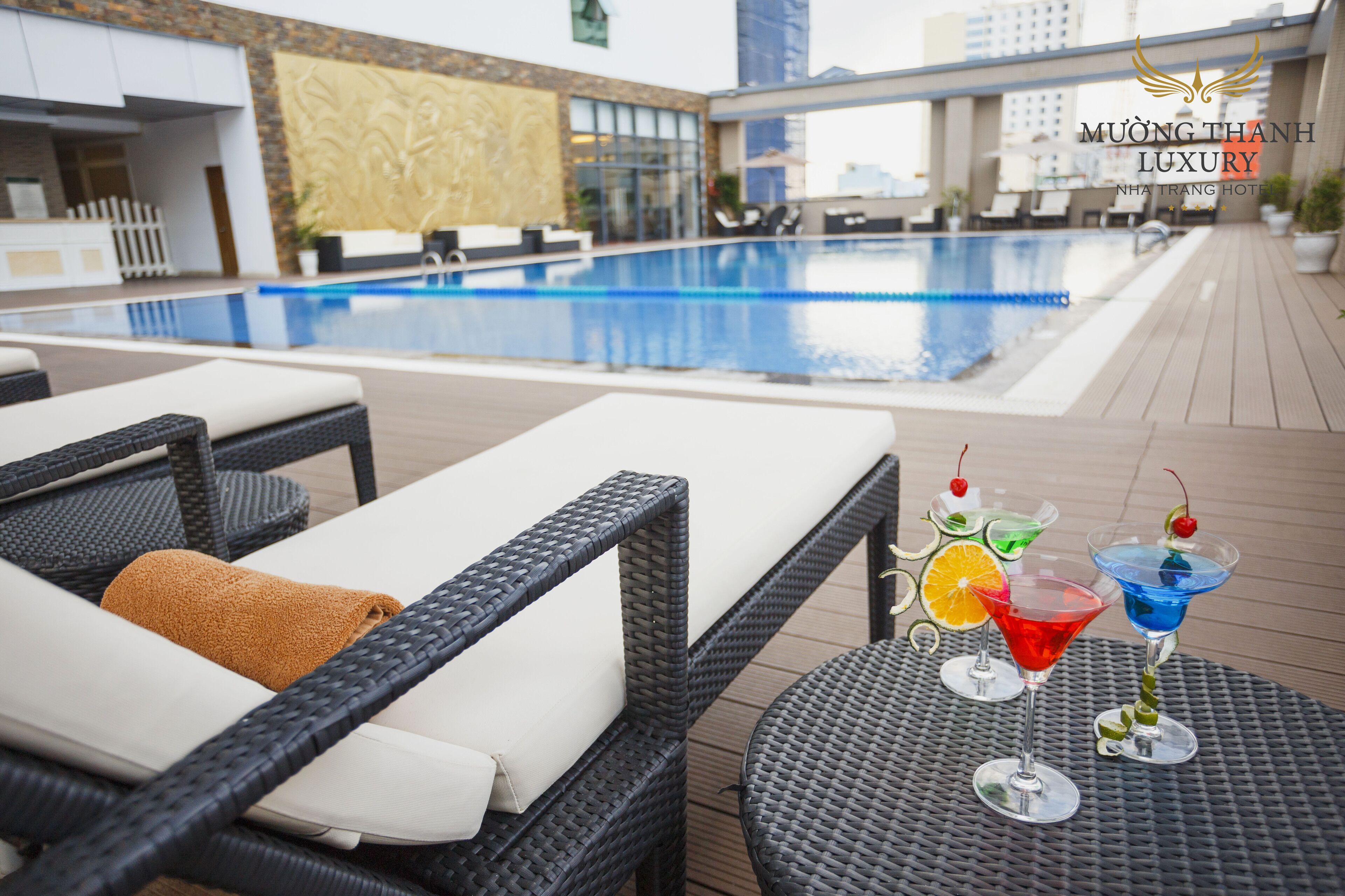 outdoor banquet area