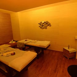 Sauna, Turkish bath/hammam, body treatments, massage/treatment rooms