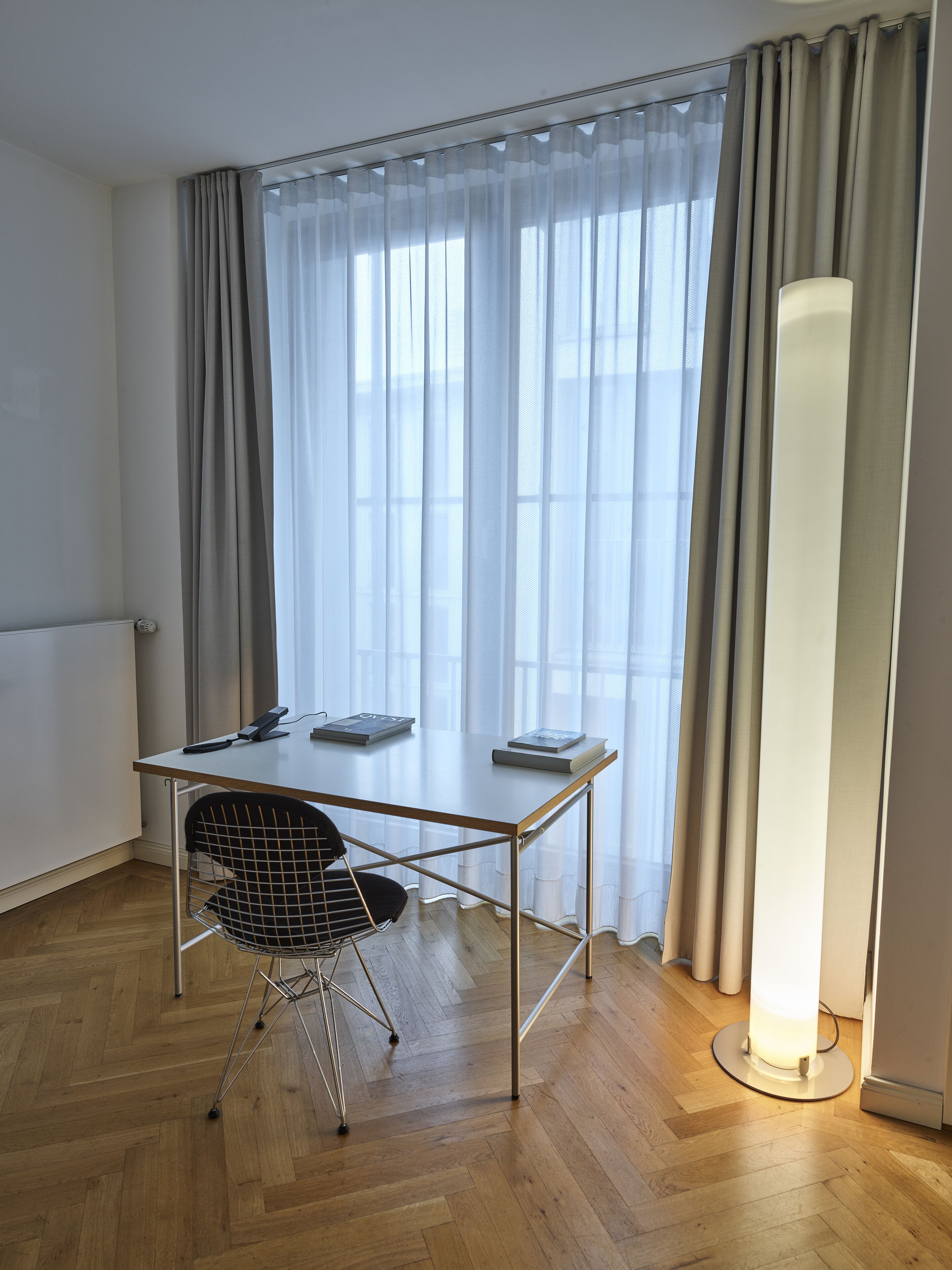medium | in-room business centre