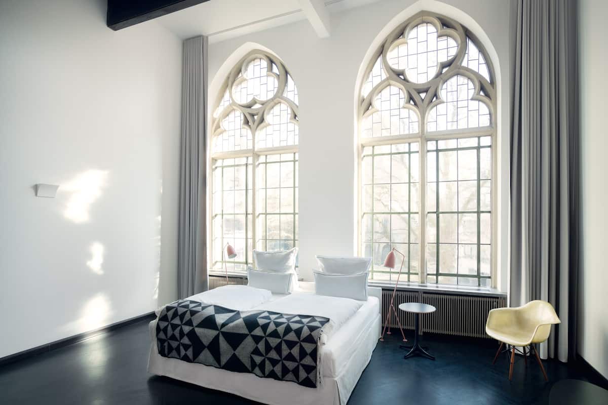 Ropa de cama de alta calidad y minibar