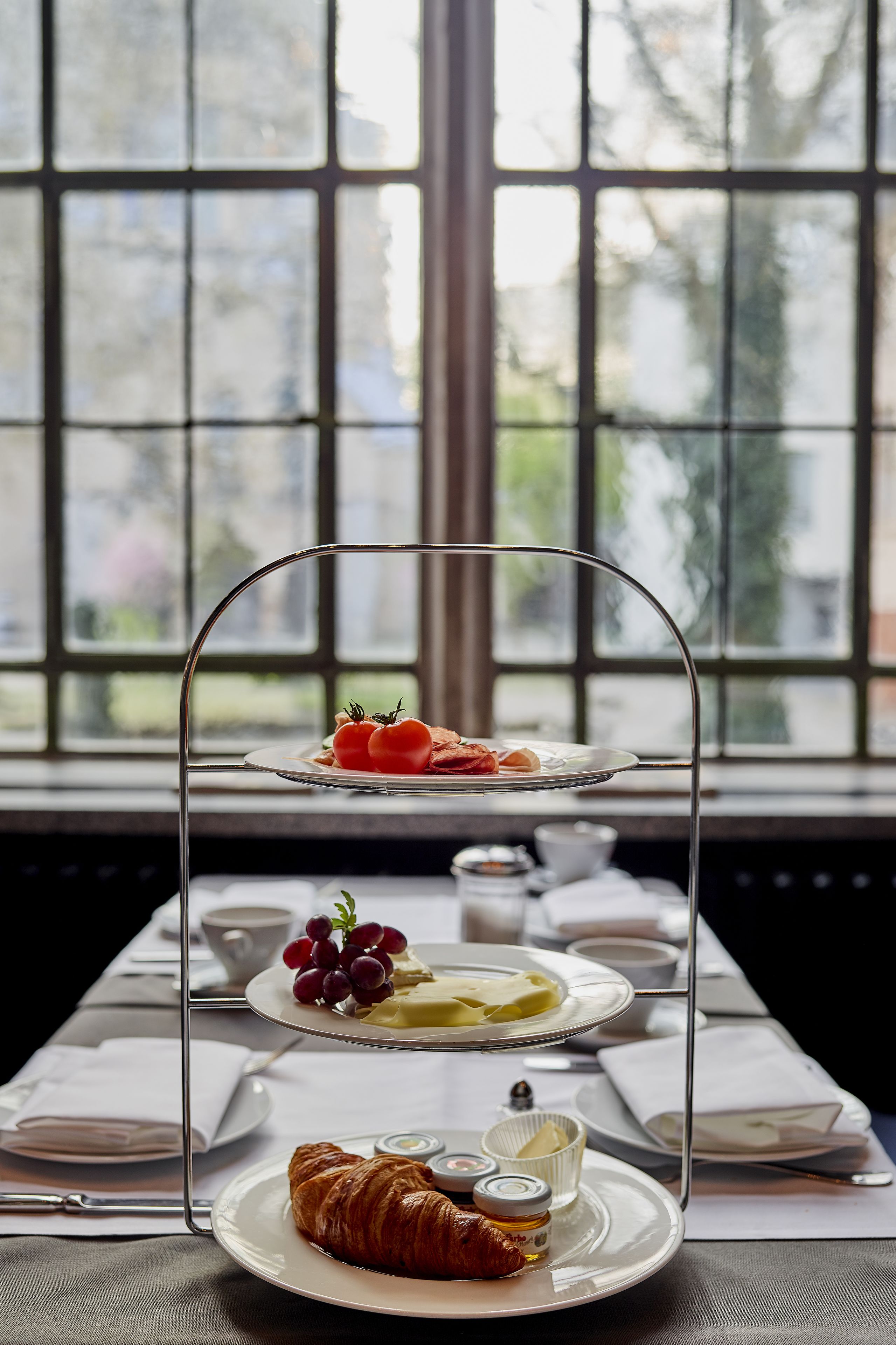 Daily continental breakfast (EUR 24 per person)