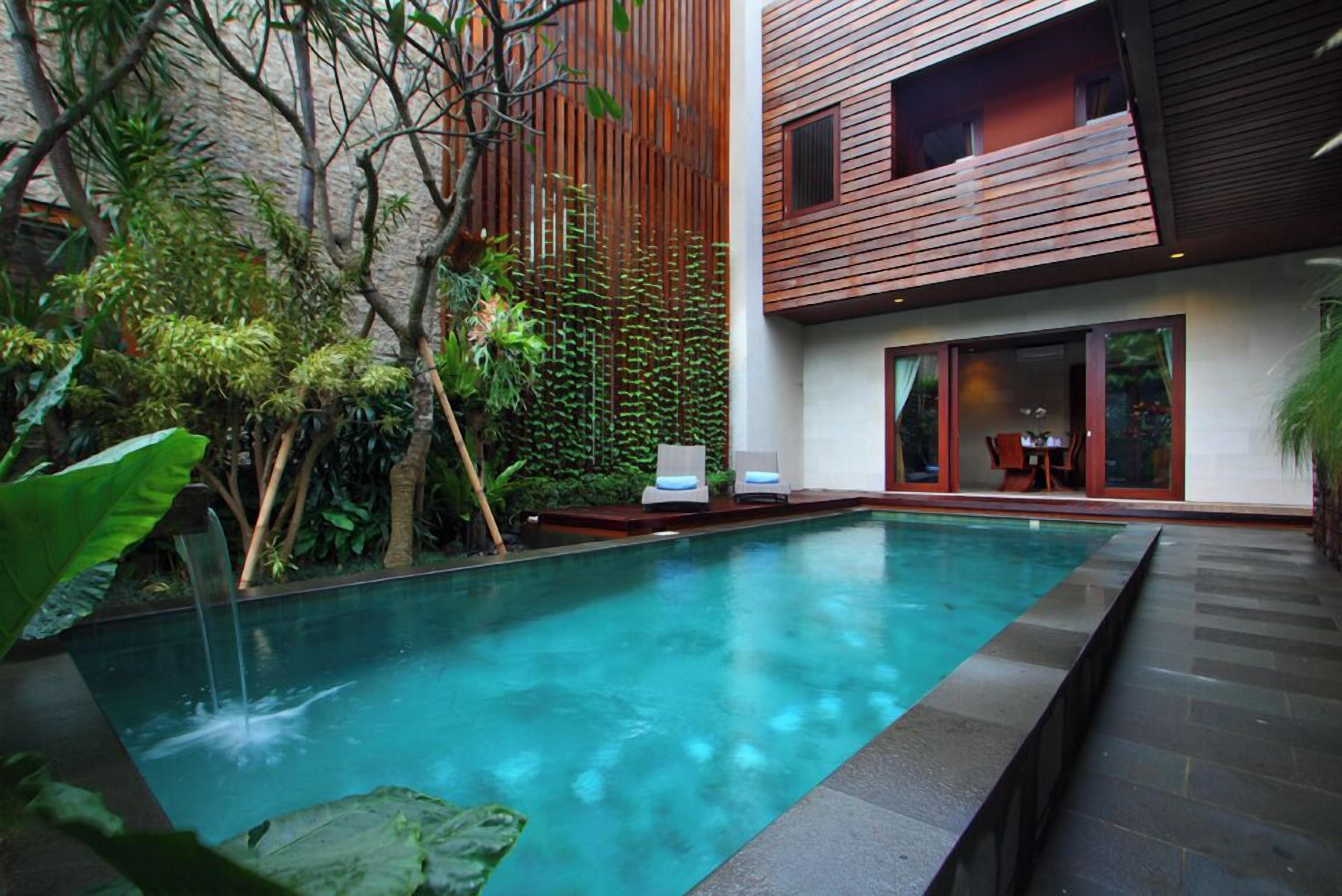 Indoor pool, outdoor pool
