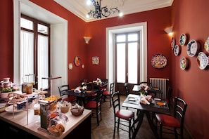 Petit déjeuner buffet compris tous les jours