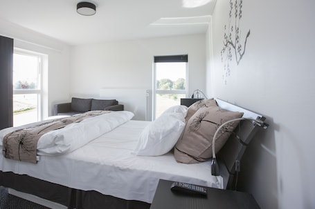 Suite, Badewanne | Schreibtisch, schallisolierte Zimmer, kostenlose Babybetten. OnlySleep Oksebrovej