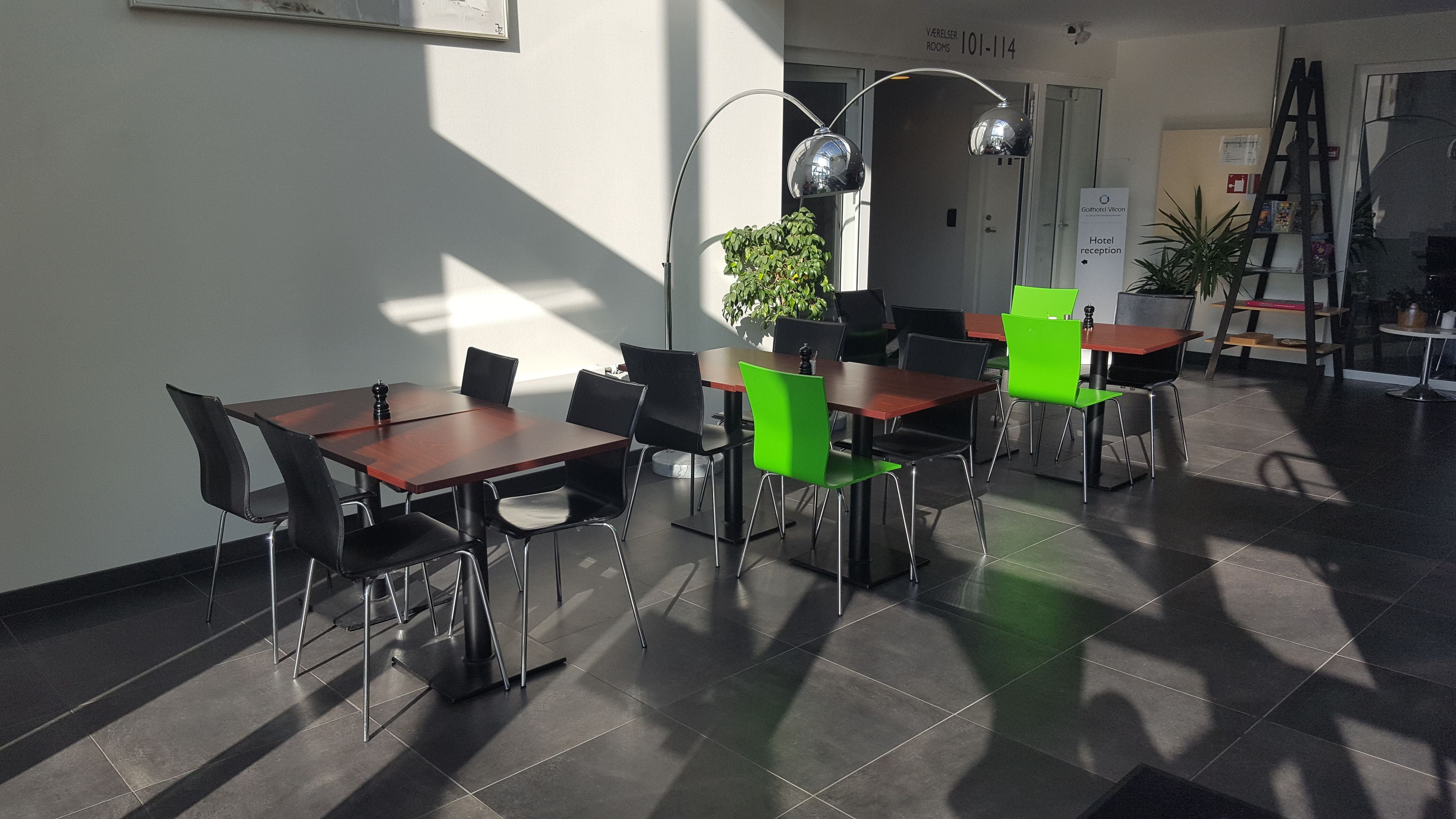 32-inch flat-screen tv with satellite channels, tv