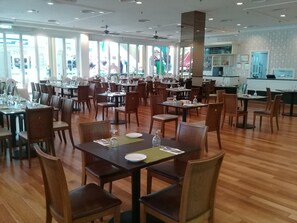 Daily buffet breakfast (MYR 35 per person)