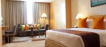 Royale Chulan The Curve