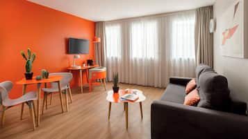 Appartement, 1 chambre | Coin séjour | Télévision à écran plat