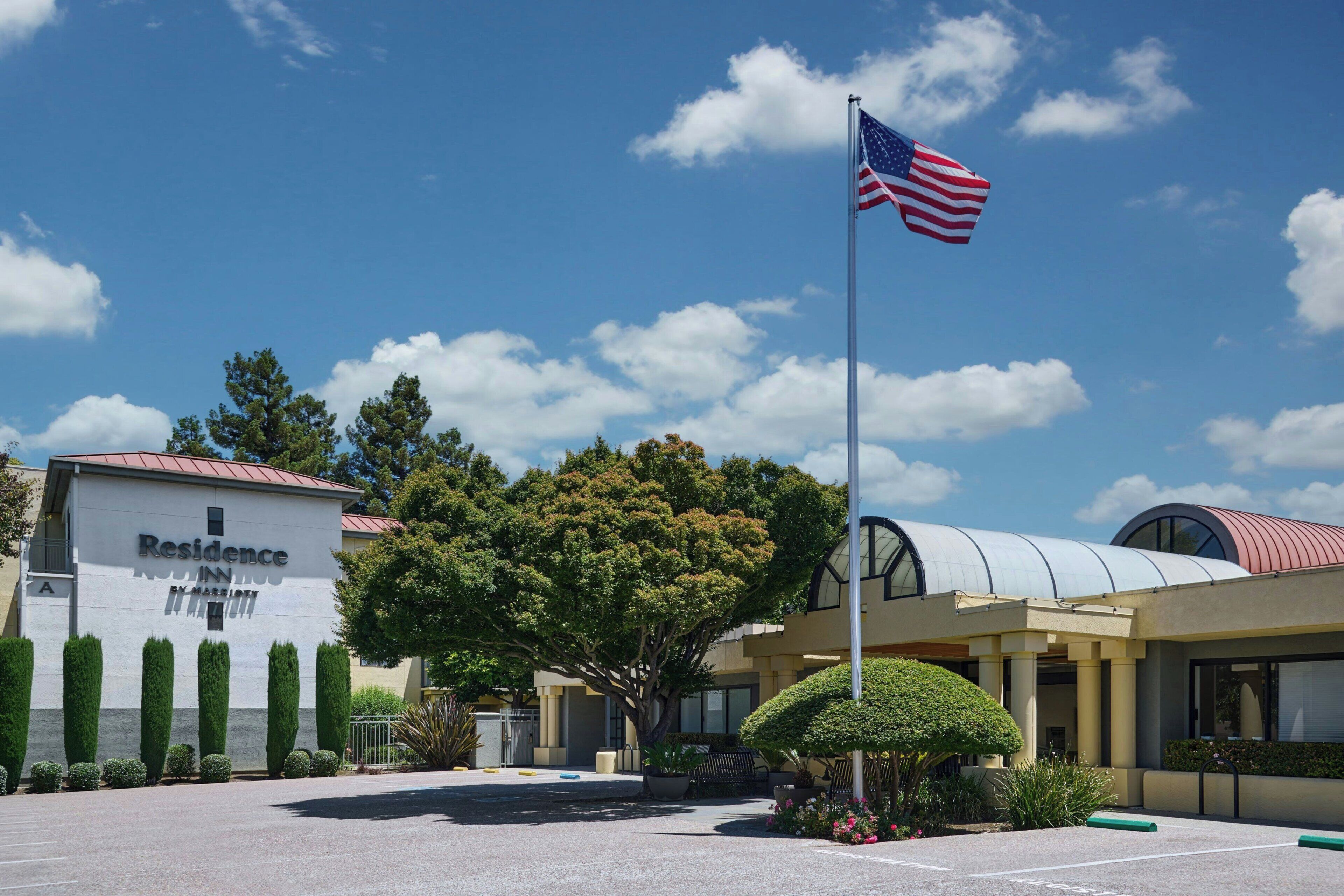 Photo - Menlo Park Inn