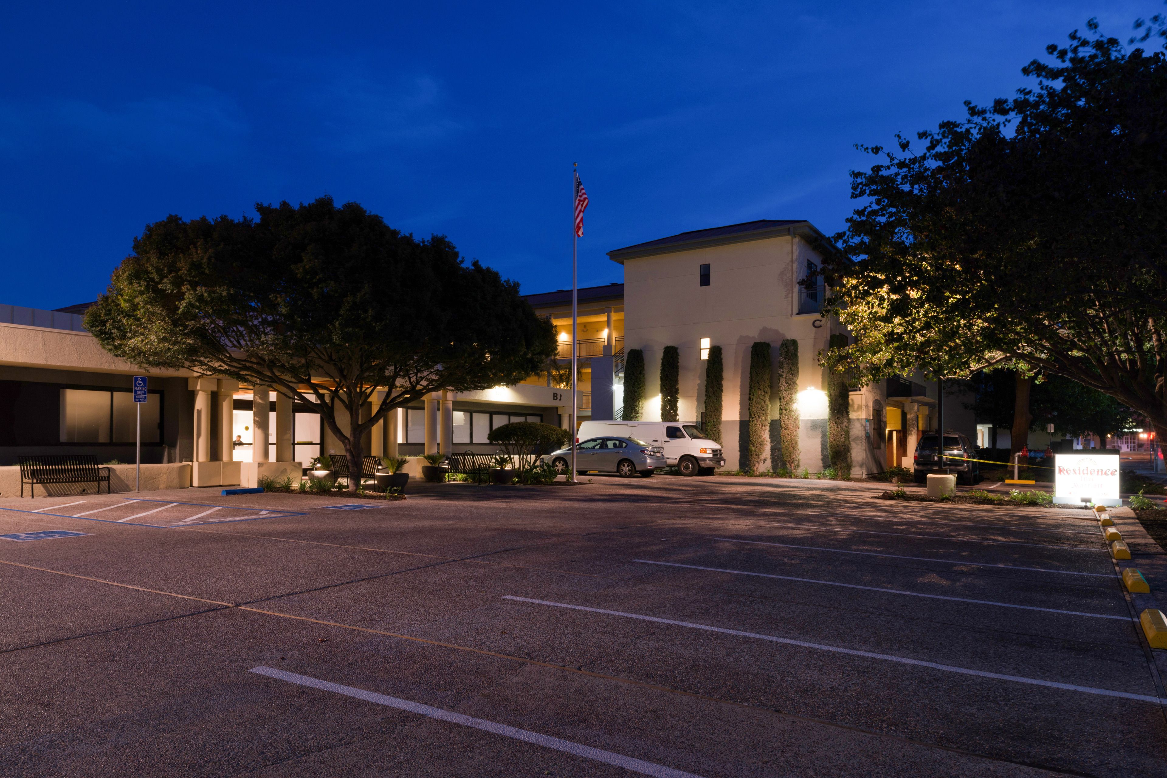 Photo - Menlo Park Inn