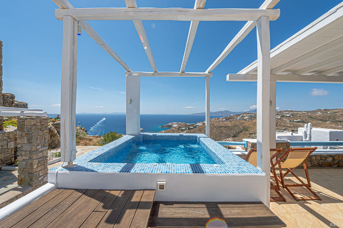 Executive Villa, 2 Bedrooms, Jetted Tub, Sea View (Outdoor) | Premium bedding, in-room safe, soundproofing, free cribs/infant beds