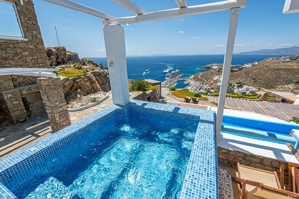 Executive Villa, 2 Bedrooms, Jetted Tub, Sea View (Outdoor) | Room amenity