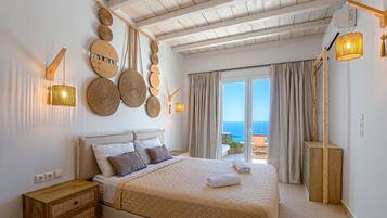 Executive Villa, 2 Bedrooms, Private Pool, Oceanfront | City view