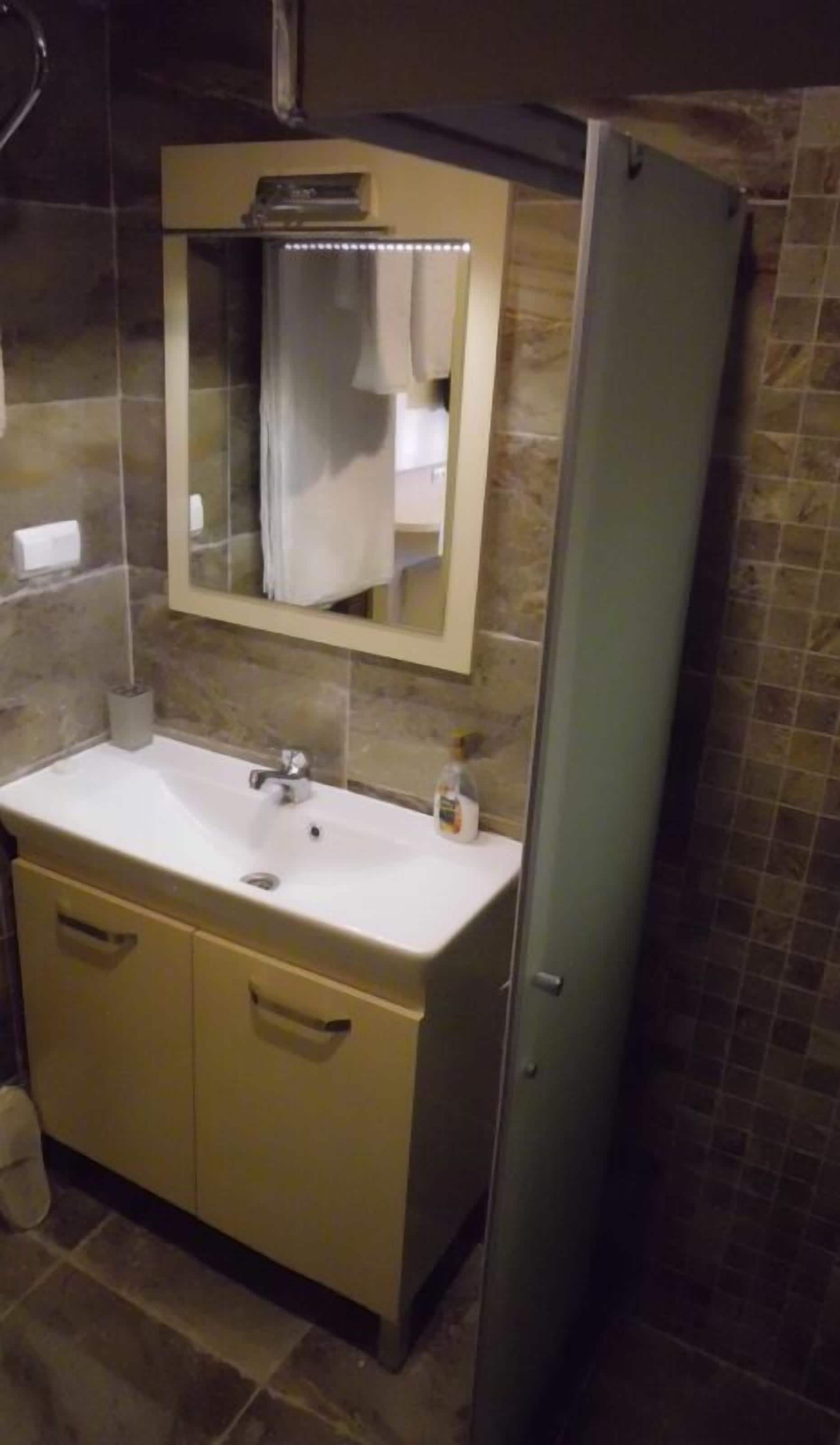 shower, free toiletries, hair dryer, slippers