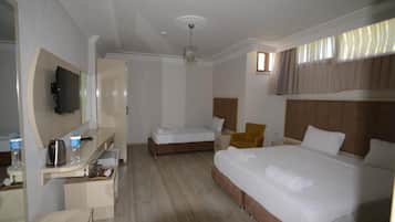Standard-Doppelzimmer (No Balcony) | 1 Schlafzimmer, Minibar, individuell dekoriert, Schreibtisch