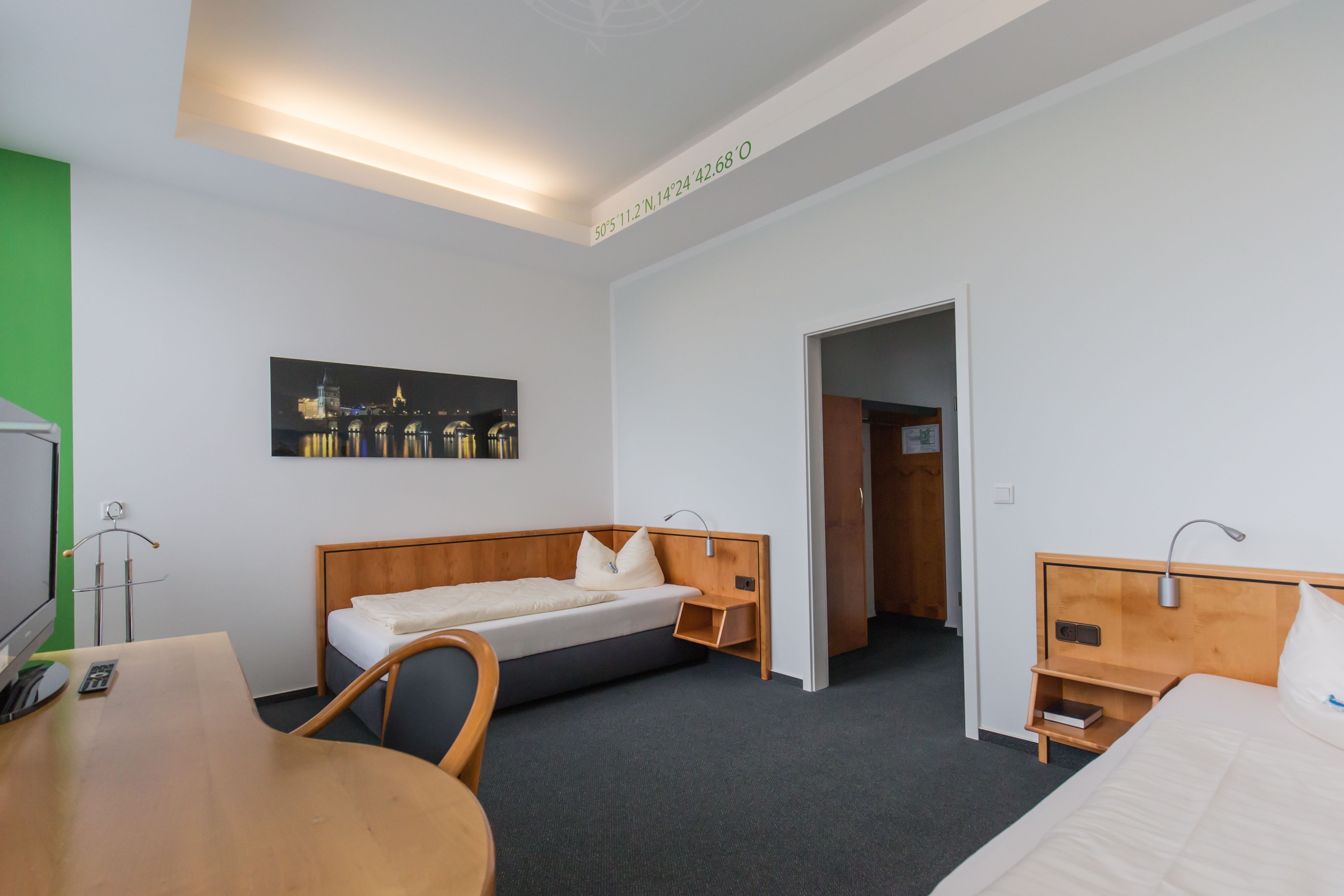 standard twin room | in-room safe, desk, soundproofing, cots/infant beds