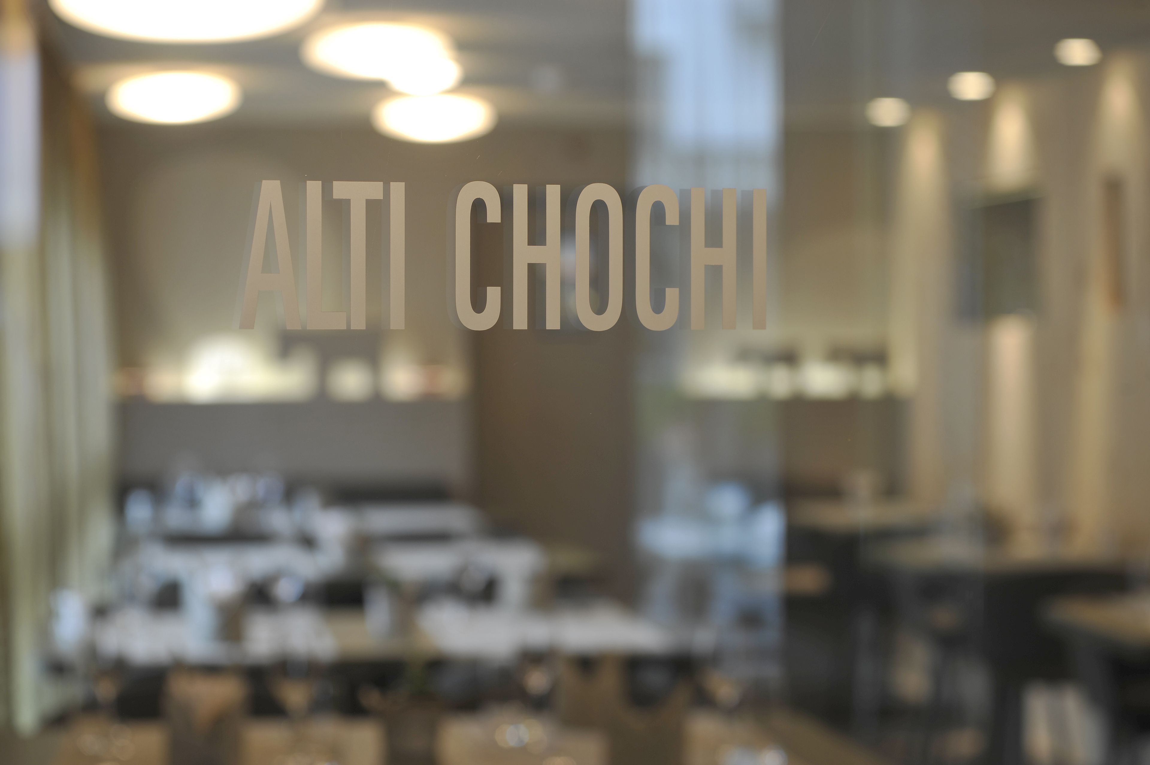 Se sirven comidas, cenas y cocina regional 