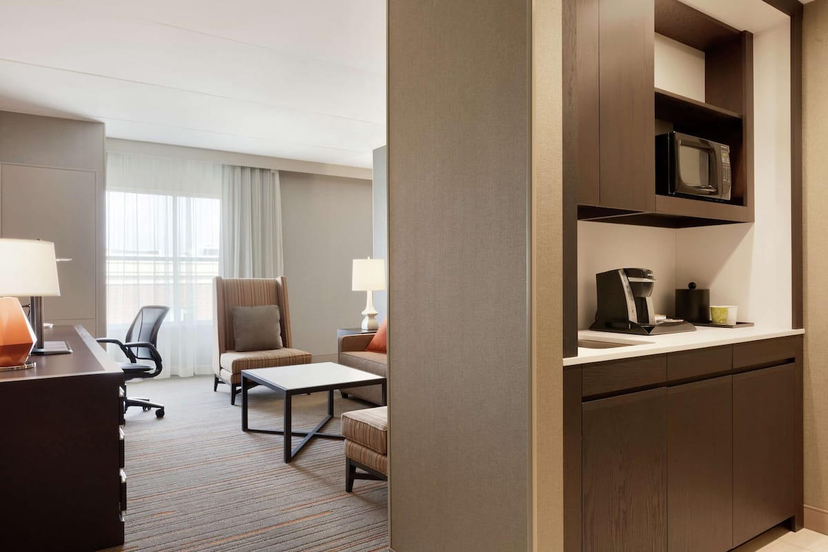 suite, 1 king bed, non smoking | premium bedding, in-room safe, individually furnished, laptop workspace