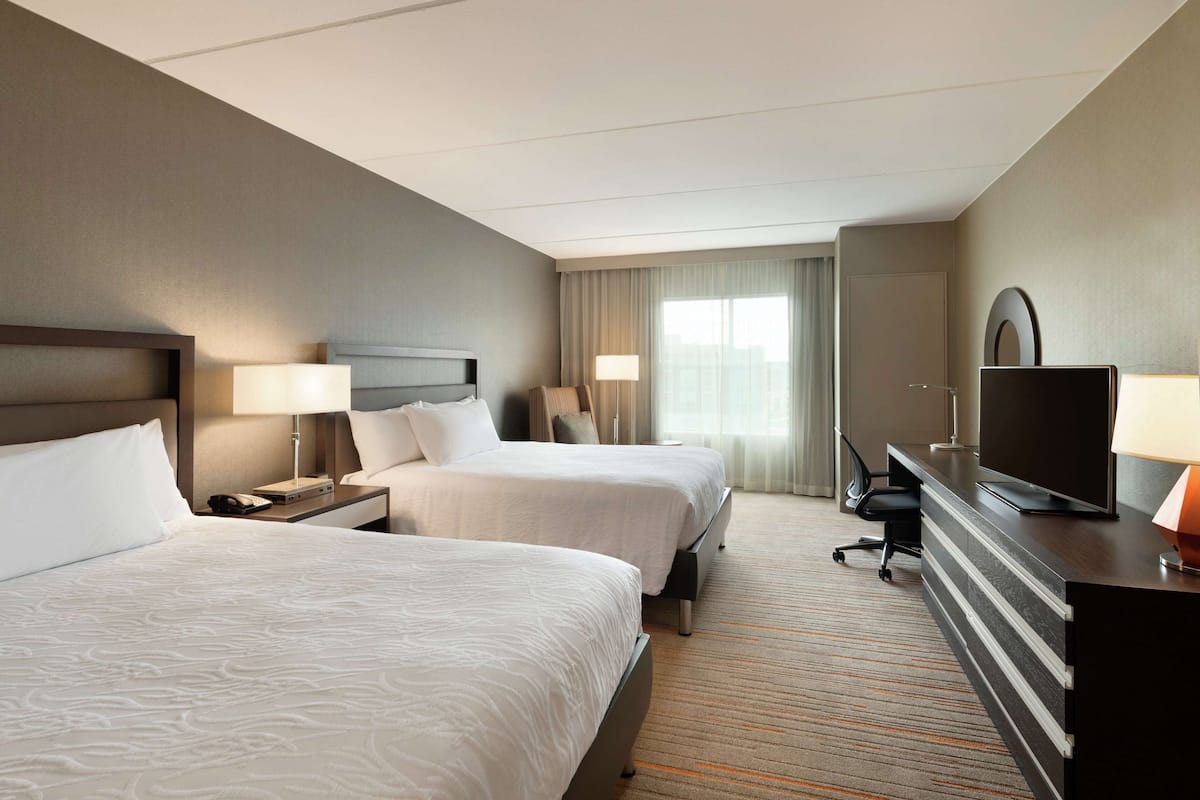 Peralatan tempat tidur premium, peti besi dalam bilik 