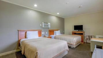 Chambre Deluxe, 2 lits doubles, non-fumeur | Bureau, fer et planche à repasser, lit de bébé (gratuit)