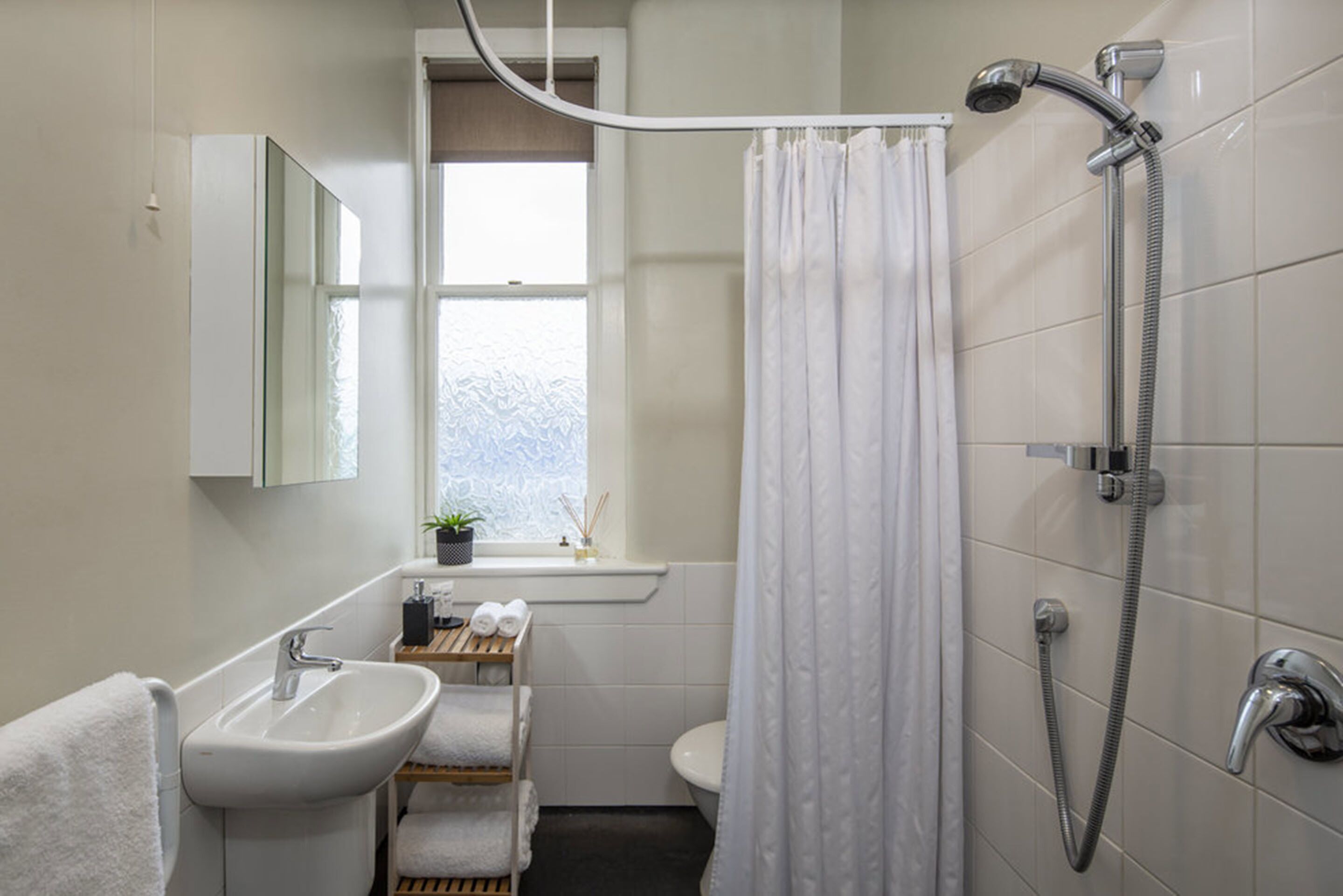 apartment, 1 bedroom | bathroom | shower, free toiletries, hair dryer, towels