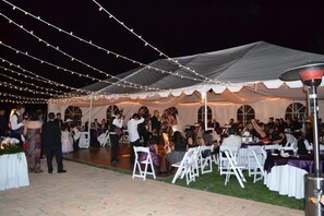 Outdoor wedding area - Que Syrah (Temecula)