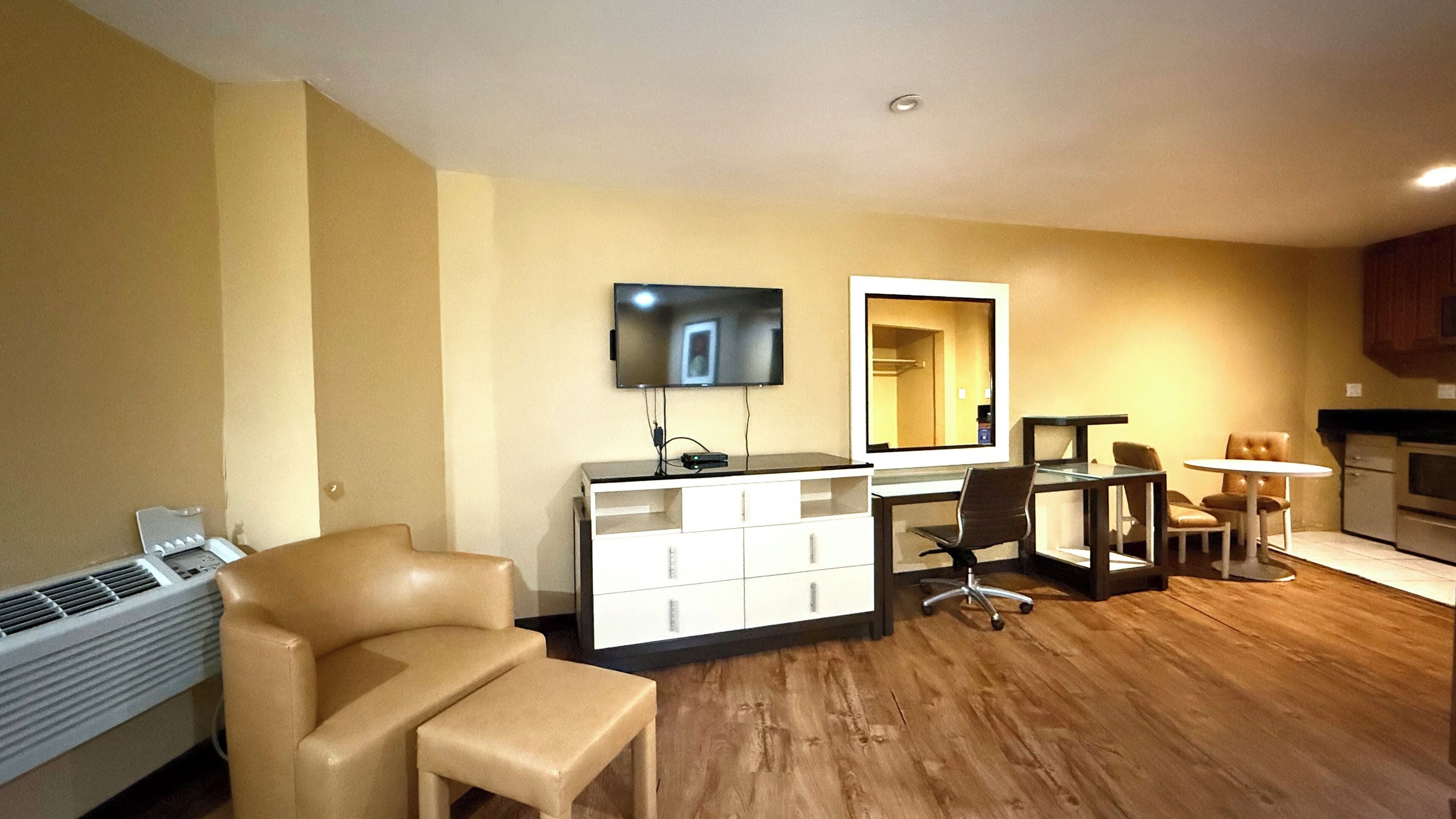 Chambre Double Deluxe, 2 lits doubles | Espace de travail pour ordinateur portable, Wi-Fi gratuit, draps fournis