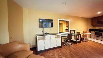 Deluxe Double Room, 2 Double Beds | Laptop workspace, free WiFi, bed sheets, wheelchair access