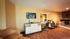 Deluxe Double Room, 2 Double Beds - Redondo Beach Inn (Gardena)