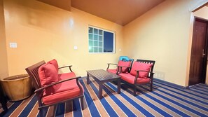 Lobby lounge - Redondo Beach Inn (Gardena)