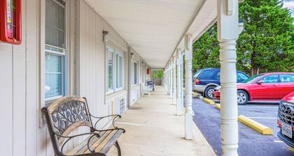 Relax Inn By OYO Natural Bridge I-81