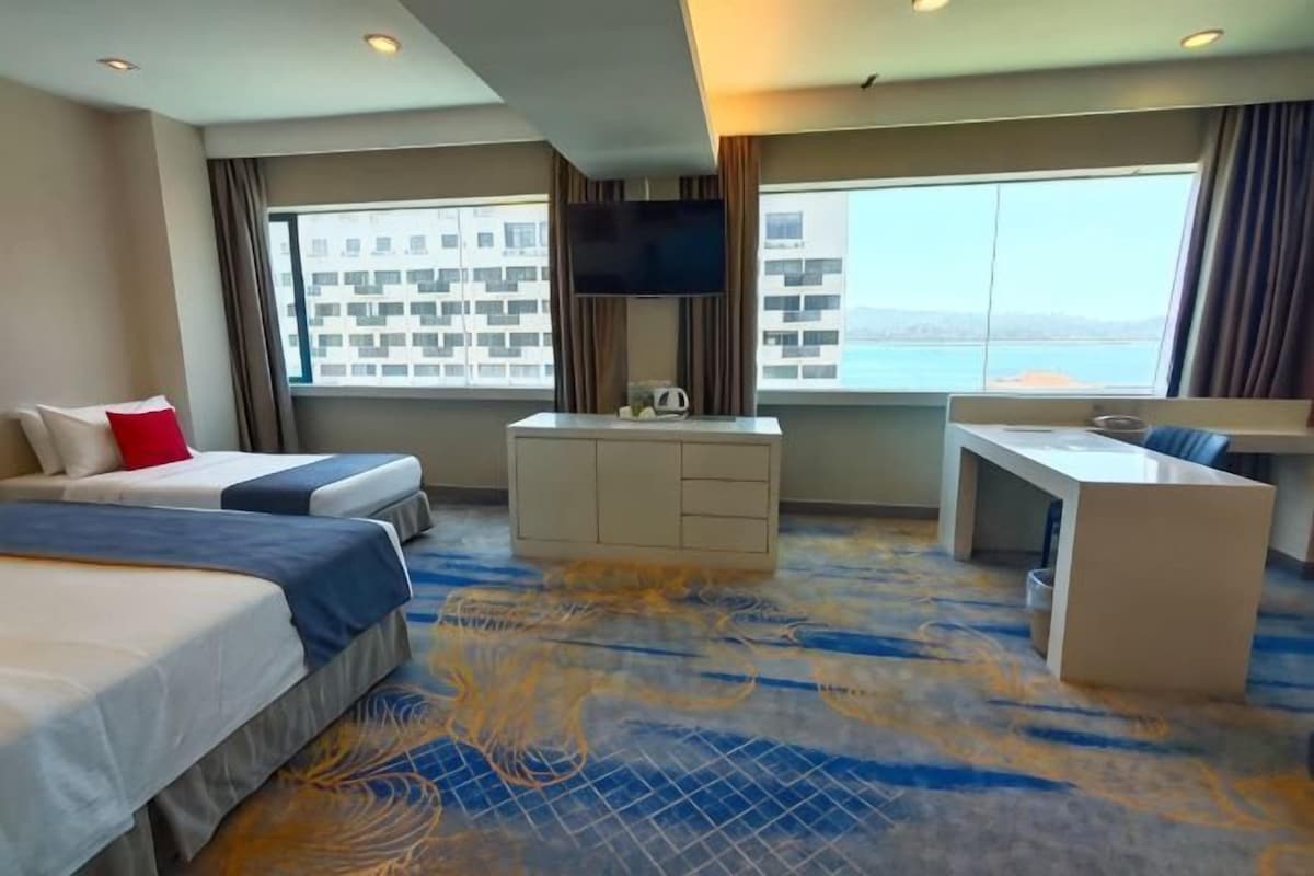 Minibar, in-room safe, desk, laptop workspace