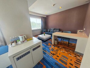 VIP Suite | Minibar, in-room safe, desk, iron/ironing board - Hotel Capital (Kota Kinabalu)