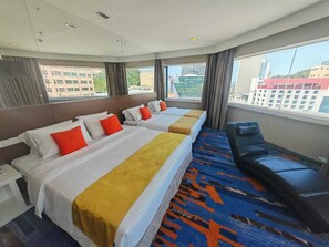 Minibar, in-room safe, desk, laptop workspace - Hotel Capital (Kota Kinabalu)