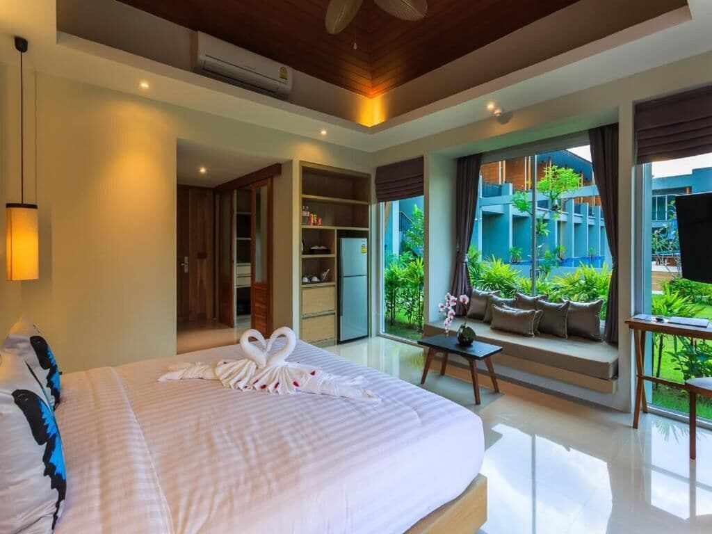 villa padding view | in-room safe, desk, iron/ironing board, rollaway beds