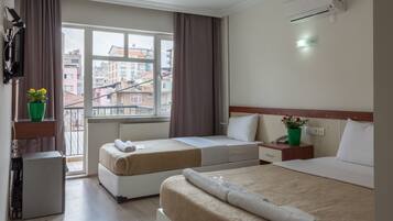 Family Room | In-room safe, free WiFi, bed sheets