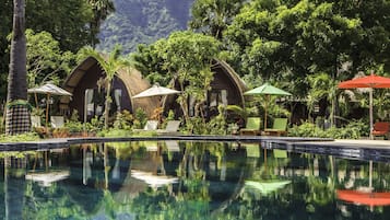 Suite (Lumbung) | Outdoor pool