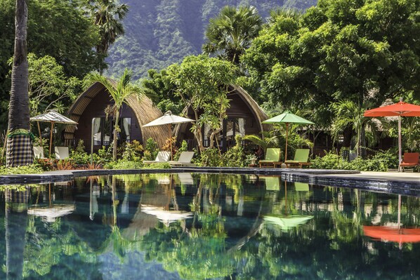 Svit (Lumbung) | Utomhuspool