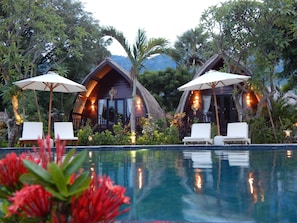 Outdoor pool - Kinaara Resort & Spa (Pemuteran)