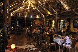 Breakfast, lunch and dinner served  - Kinaara Resort & Spa (Pemuteran)