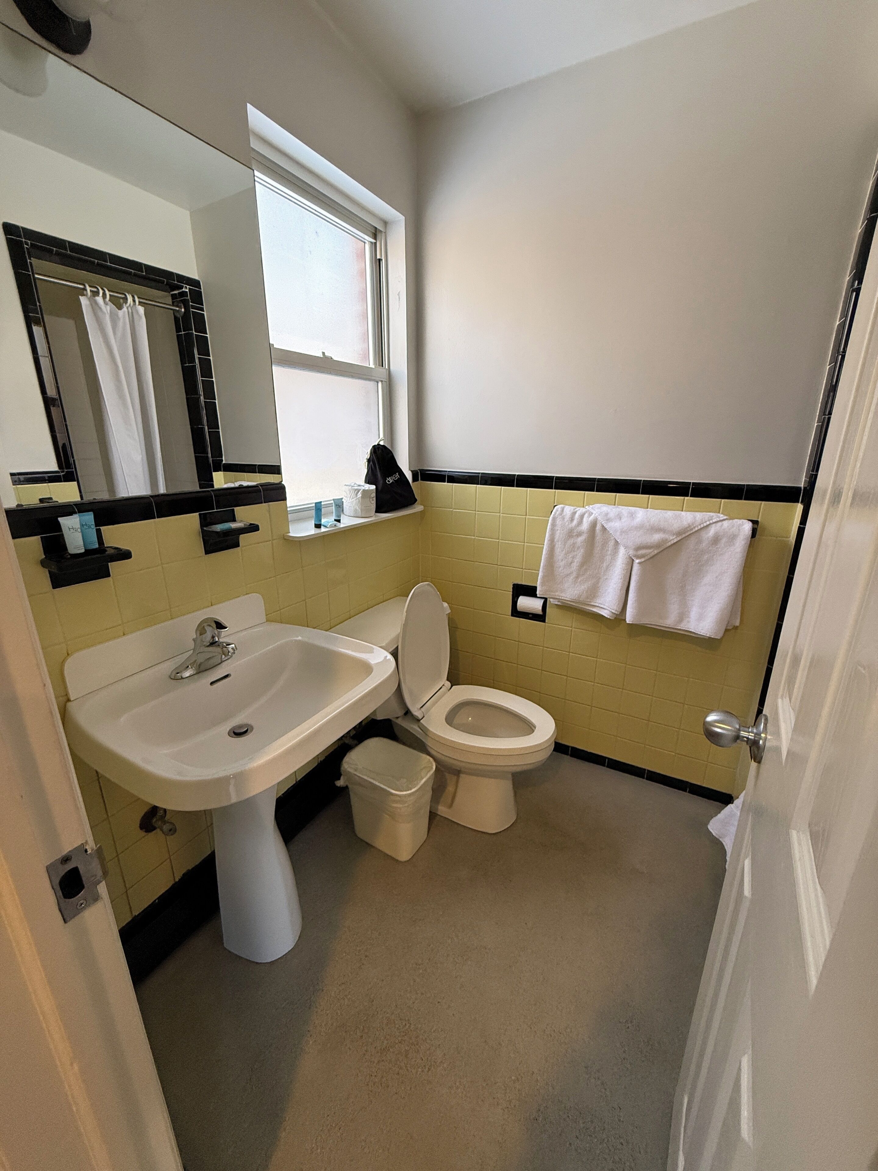 double room, 2 double beds (private entrance) | individually decorated, individually furnished, desk, blackout curtains