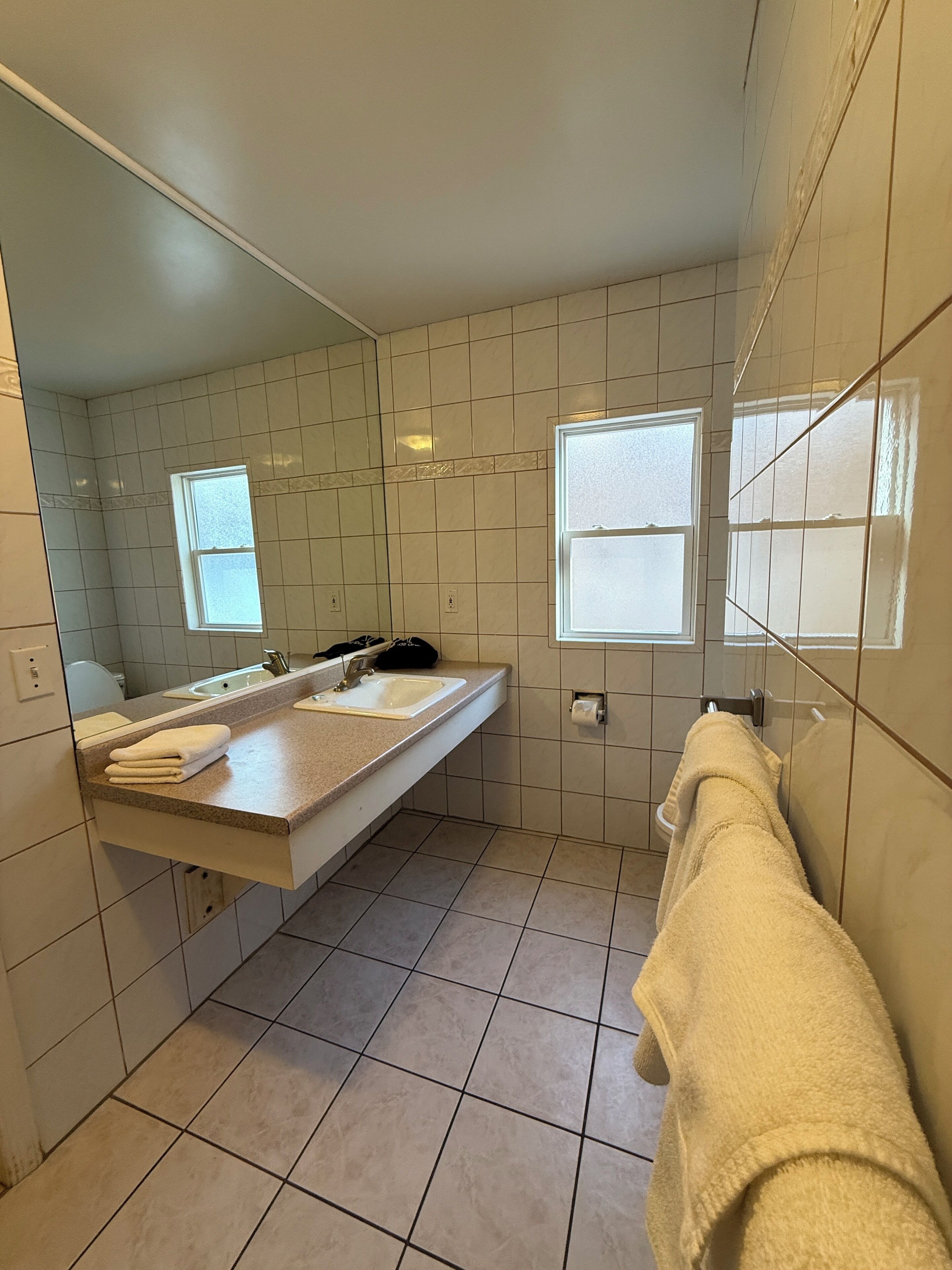 king room with kitchen (private entrance) | individually decorated, individually furnished, desk, blackout curtains