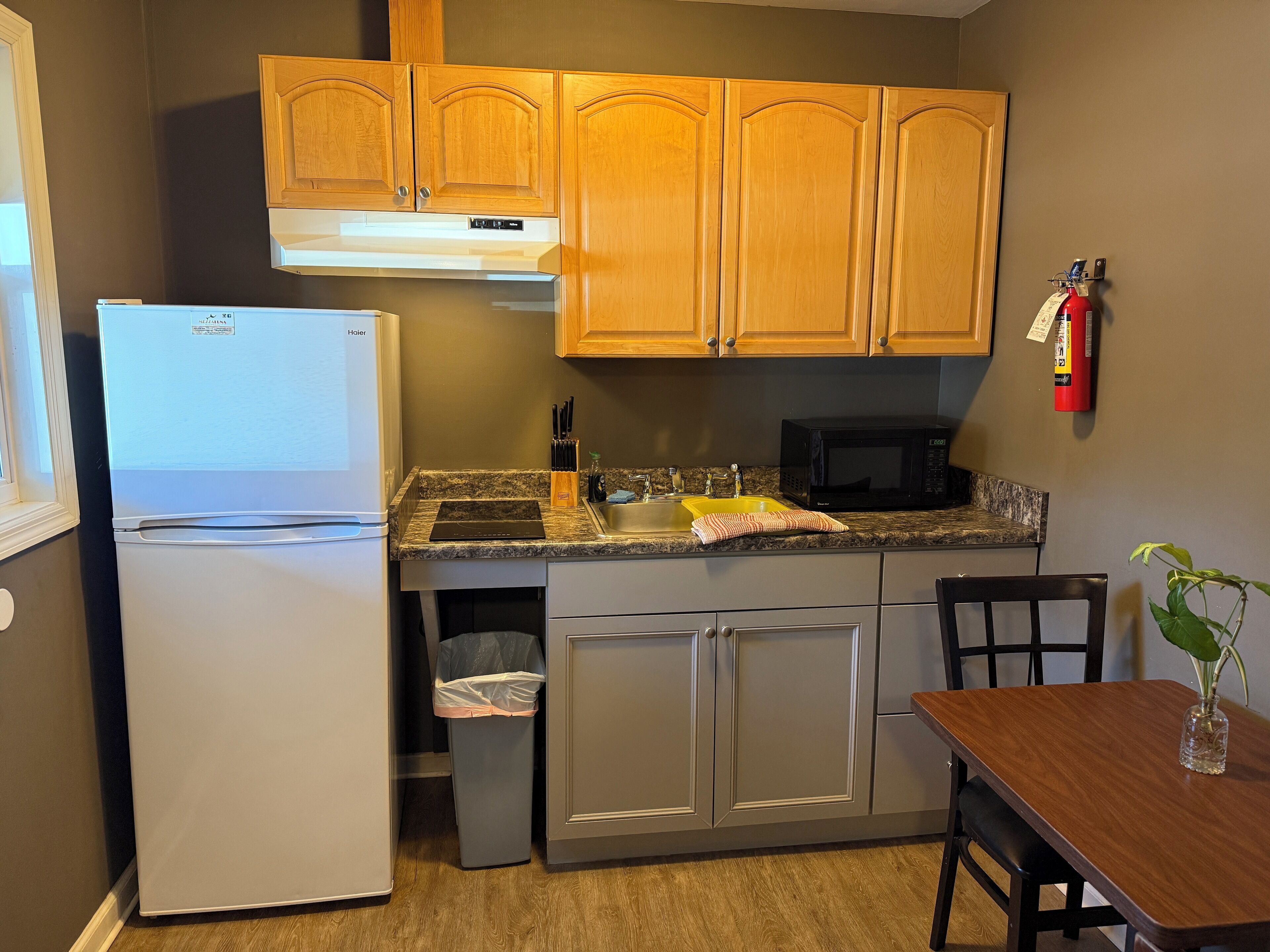 double room, 2 double beds, kitchen (private entrance) | individually decorated, individually furnished, desk, blackout curtains