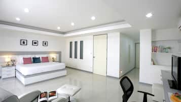 Executive Room | 1 bedroom, desk, blackout curtains, rollaway beds