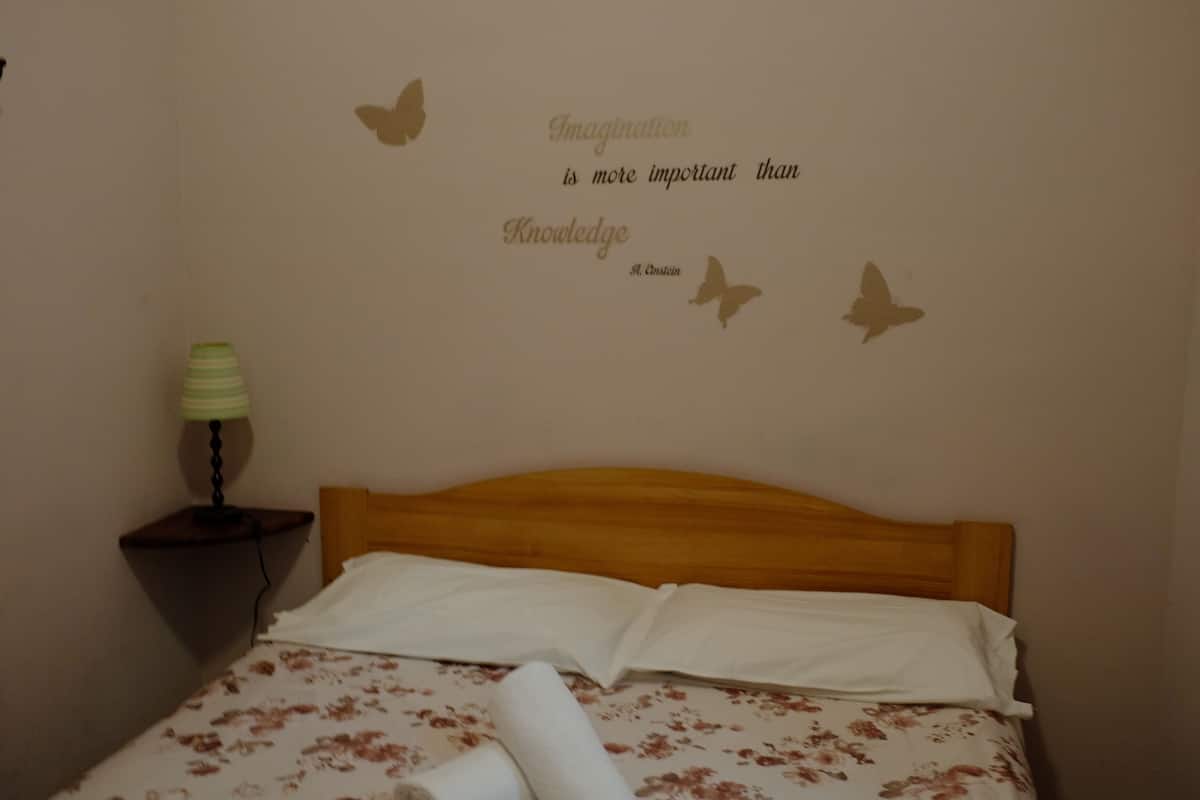 Cribs (surcharge), rollaway beds (surcharge), WiFi (free)