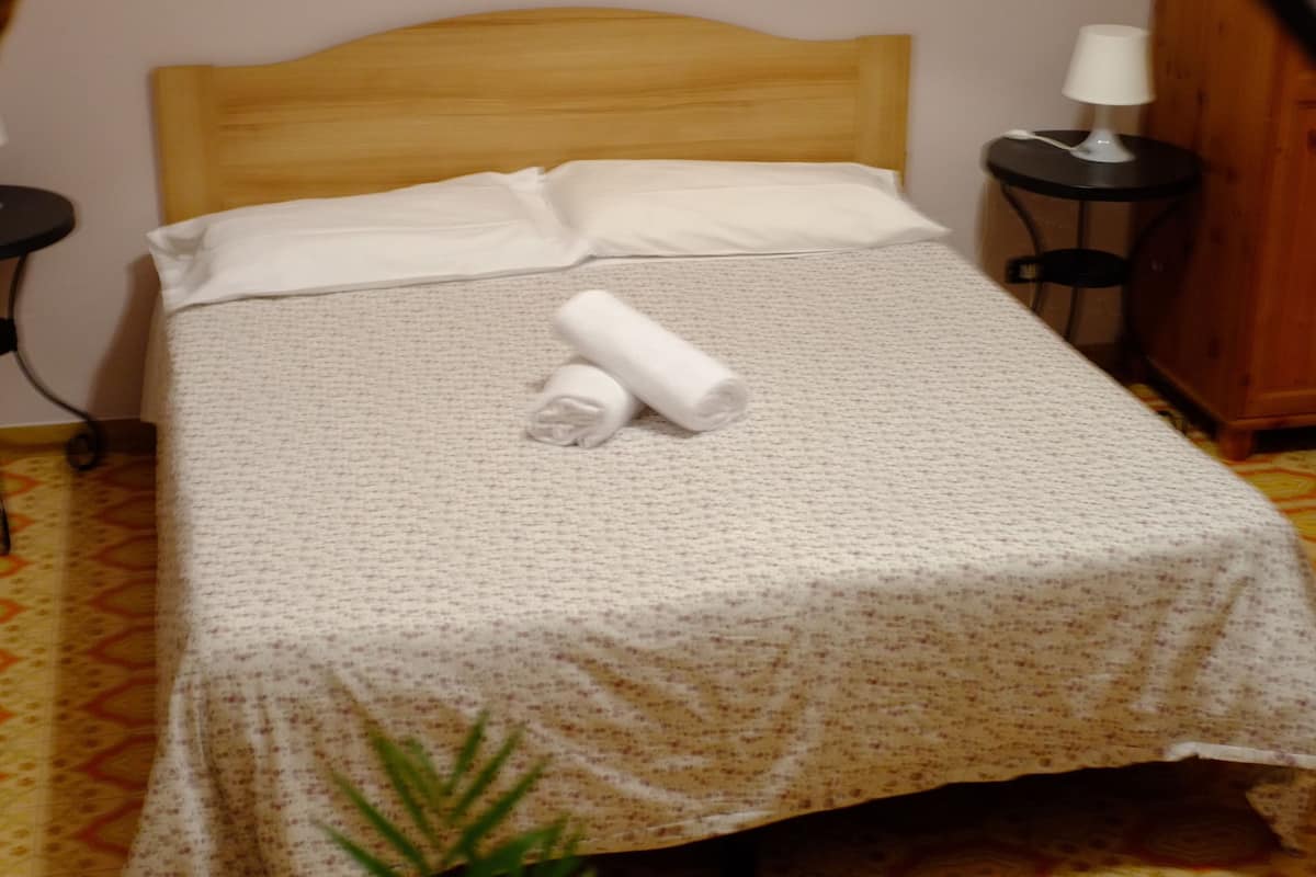 Triple Room | Cots/infant beds, rollaway beds, free WiFi